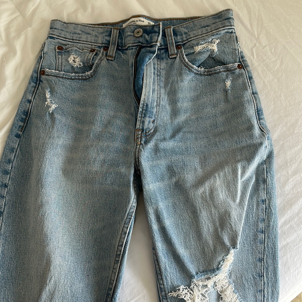 Abercrombie high waisted, mom jeans